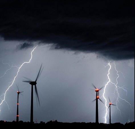 Lightning strikes are not uncommon, Source: Screenshot